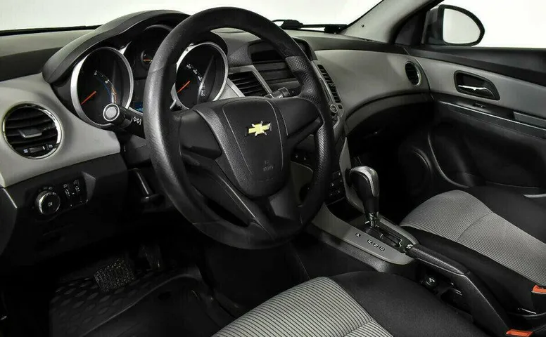 Chevrolet Cruze 1.6 Автомат