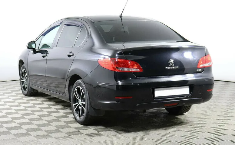 Peugeot 408 I