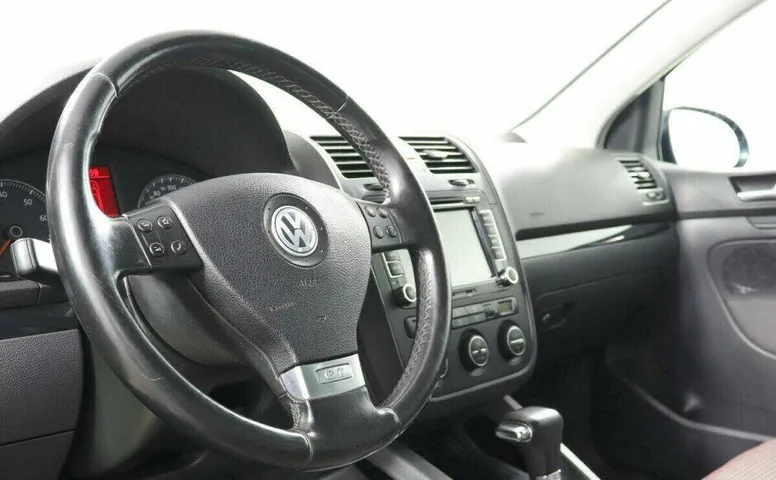 Volkswagen Golf 1.4 Робот