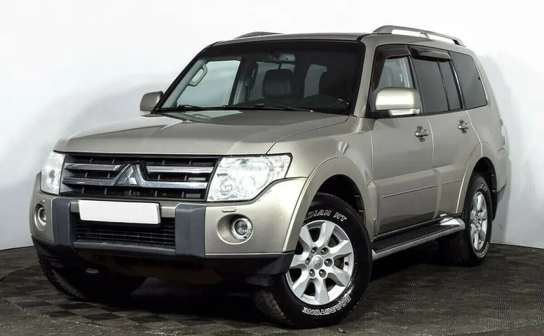 Mitsubishi Pajero IV