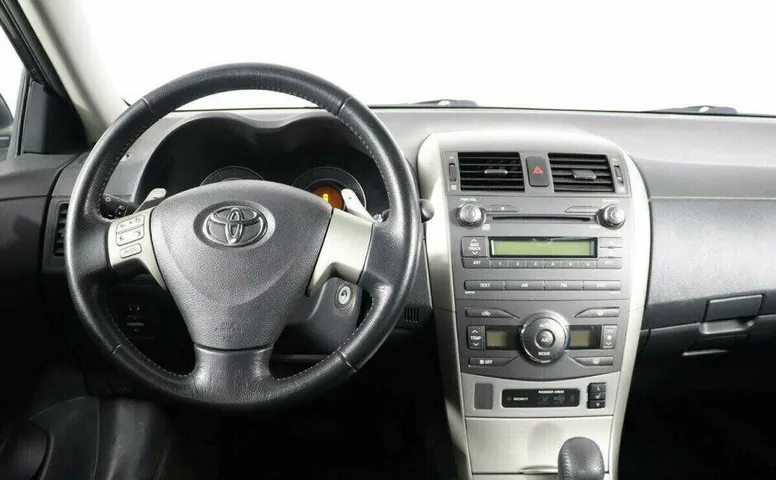 Toyota Corolla 1.6 Робот