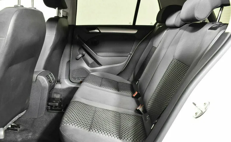 Volkswagen Golf 1.2 Робот