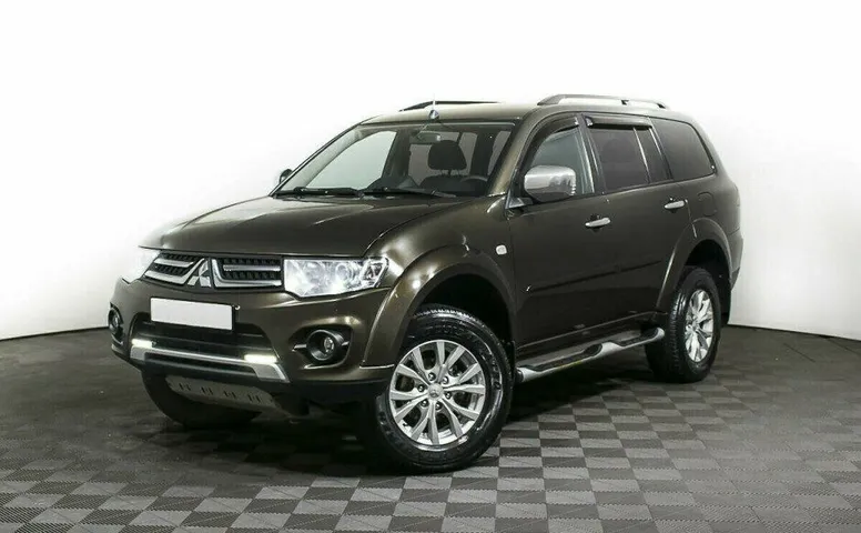 Mitsubishi Pajero Sport 2.5 Автомат