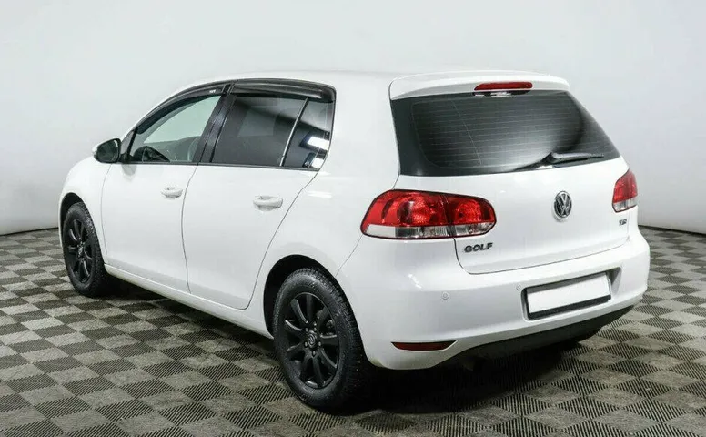 Volkswagen Golf 1.2 Робот