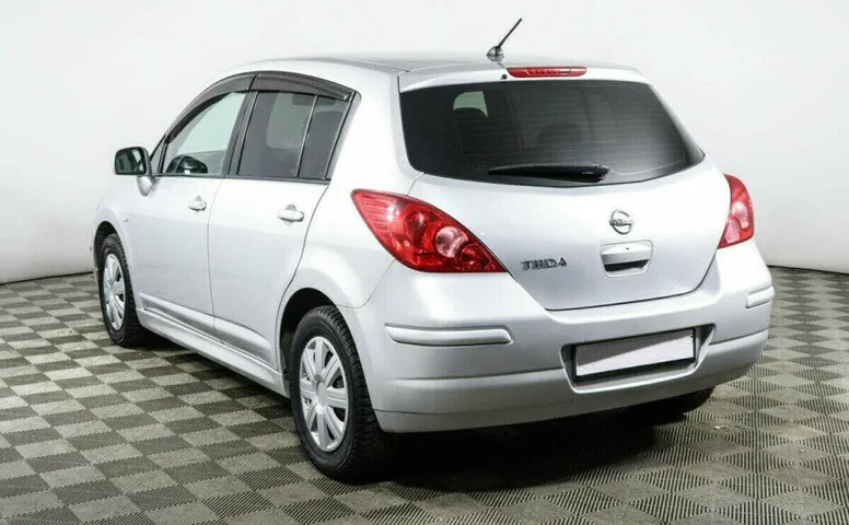 Nissan Tiida 1.6 Автомат