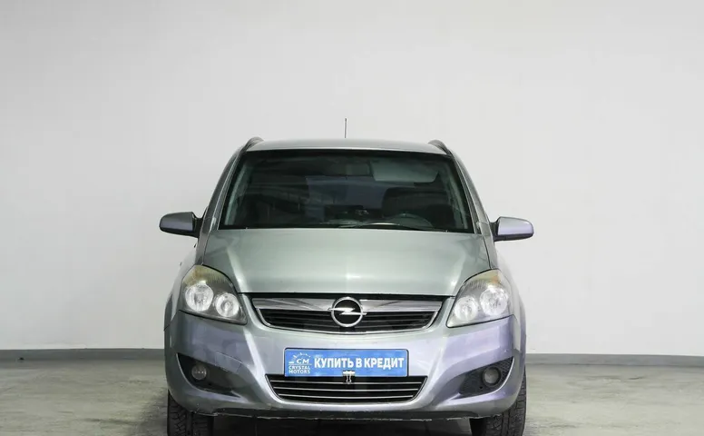Opel Zafira, 2 поколение