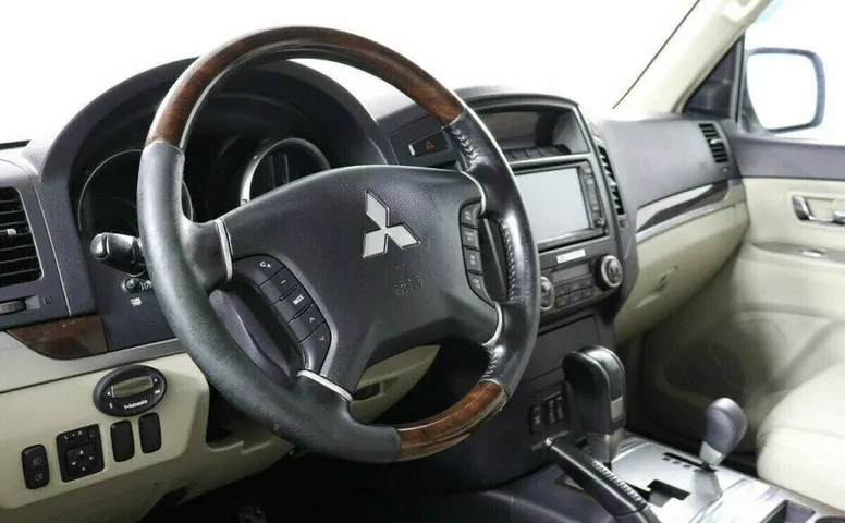 Mitsubishi Pajero 3.2 Автомат