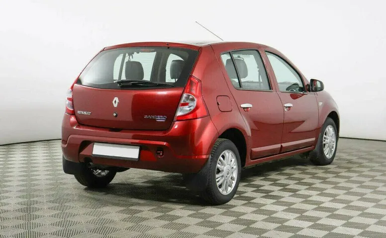 Renault Sandero 1.6 Автомат