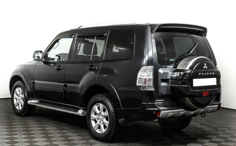 Mitsubishi Pajero IV