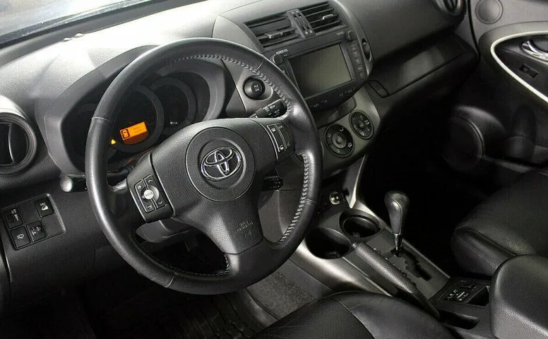 Toyota RAV4 2.4 Автомат