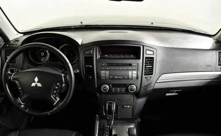 Mitsubishi Pajero IV