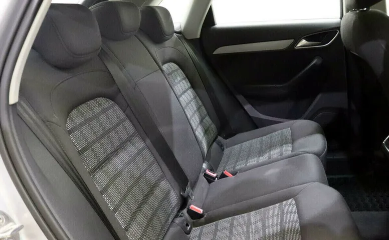 Audi Q3 I (8U)