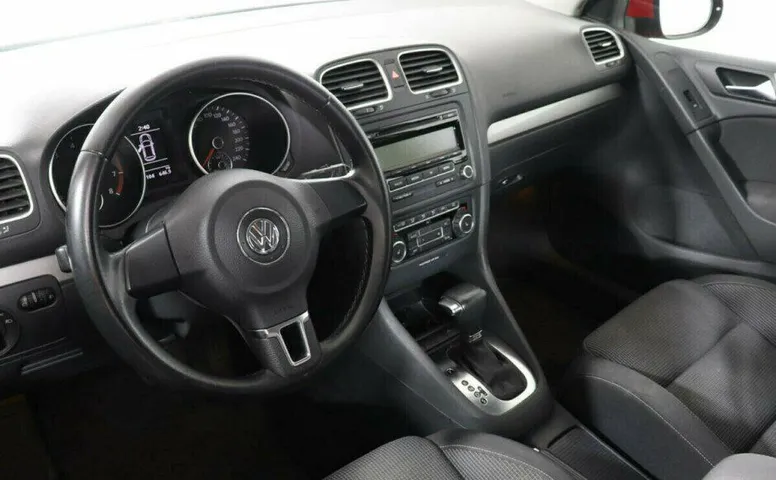 Volkswagen Golf 1.6 Робот