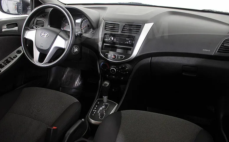 Hyundai Solaris, 1 поколение