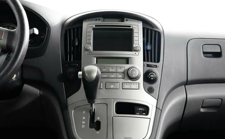 Hyundai Grand Starex I