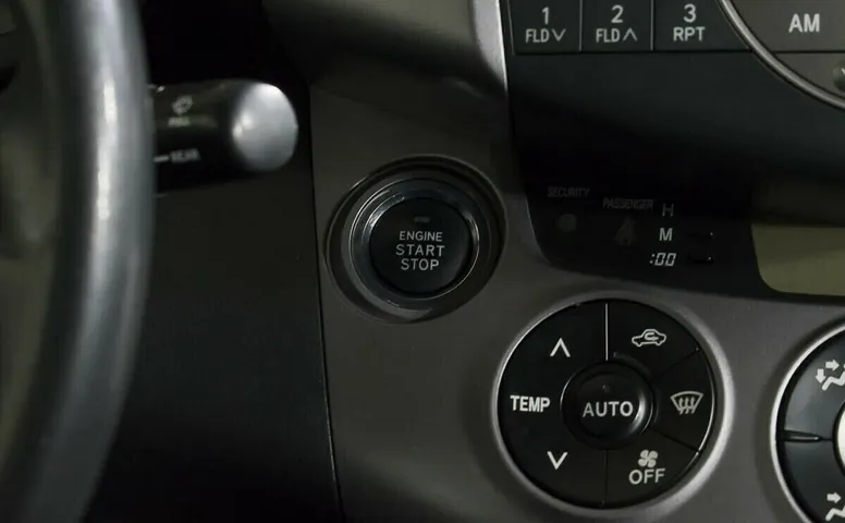 Toyota RAV4 III (XA30)