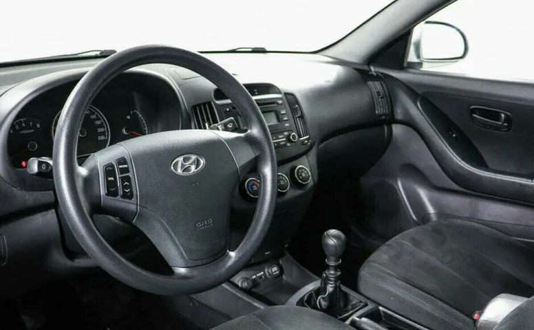 Hyundai Elantra 1.6 Механика