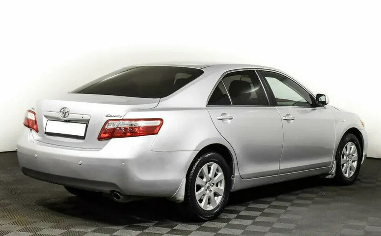 Toyota Camry 2.4 Автомат
