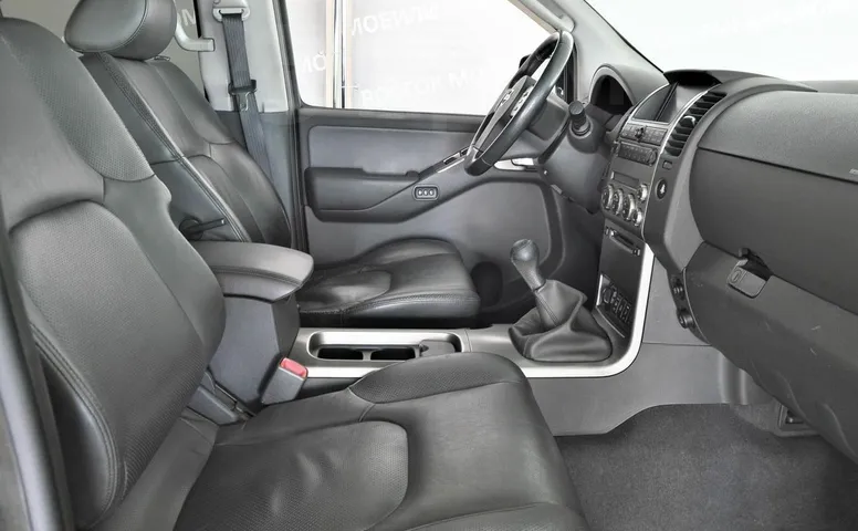 Nissan Pathfinder, 3 поколение
