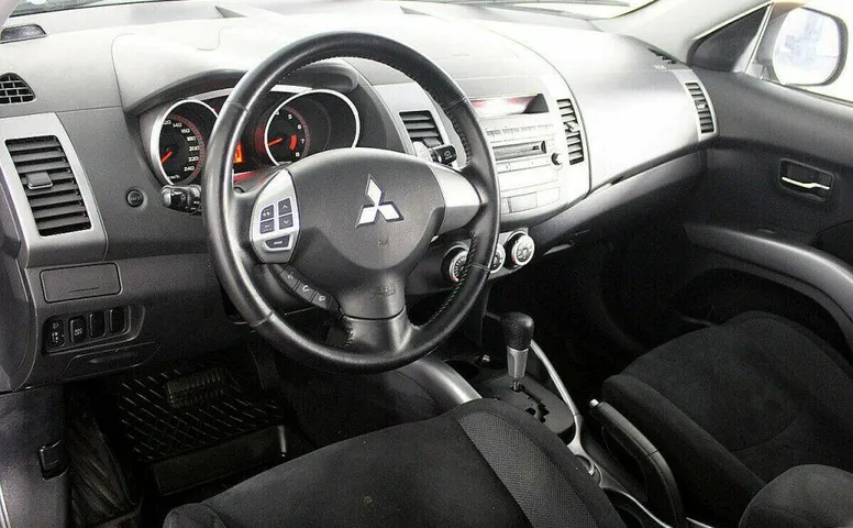 Mitsubishi Outlander 2.4 Вариатор