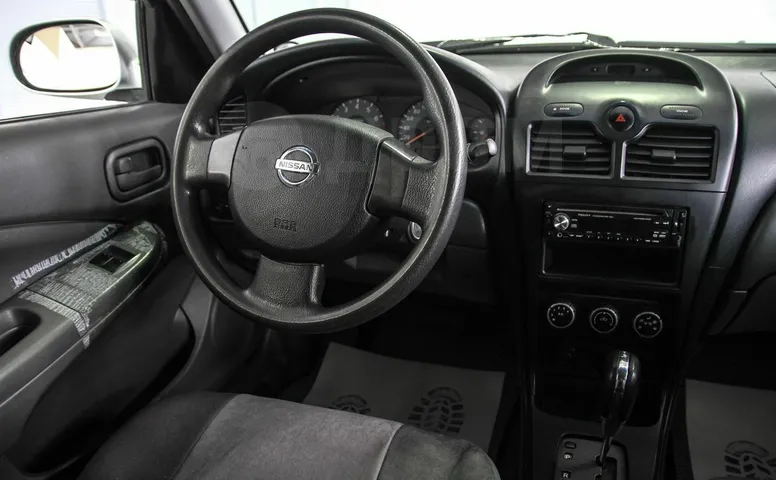 Nissan Almera Classic, 1 поколение