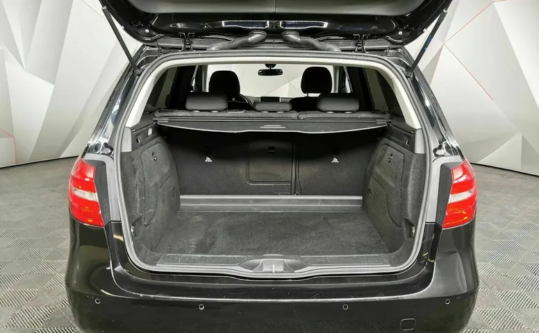 Mercedes-Benz B-Класс B 180 7G-DCT (122 л.с.) Черный