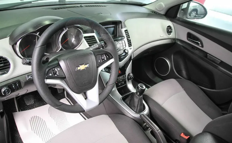 Chevrolet Cruze, 1 поколение