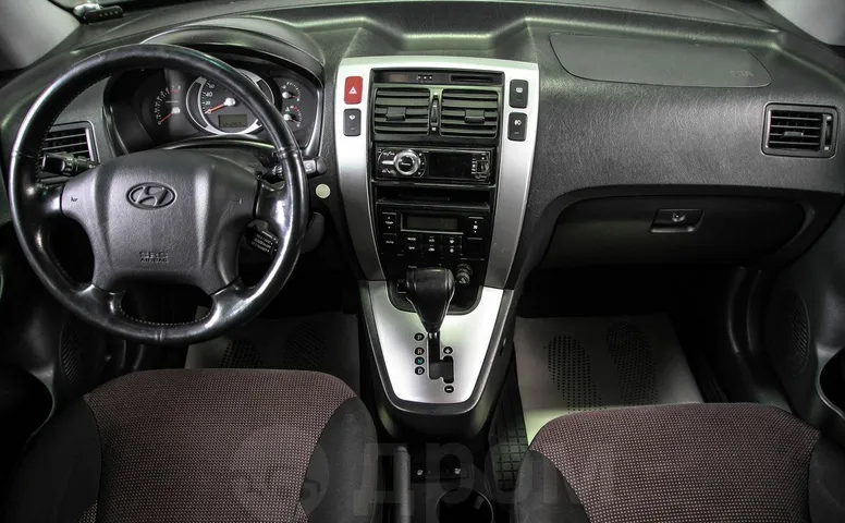 Hyundai Tucson, 1 поколение