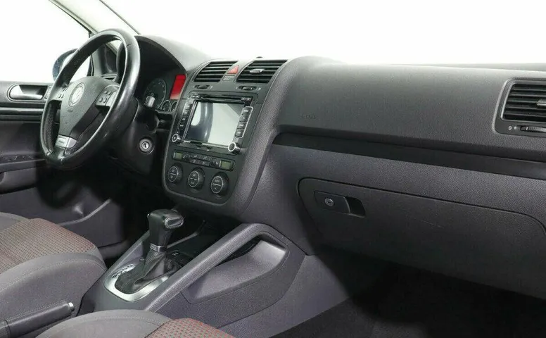 Volkswagen Golf 1.4 Робот