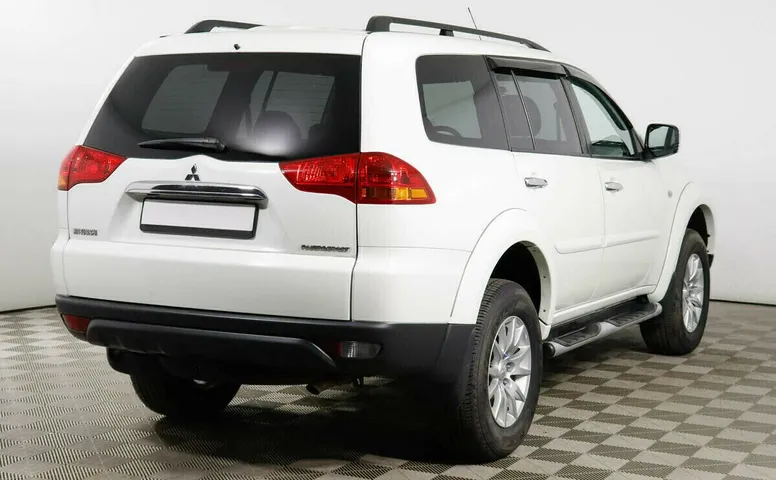 Mitsubishi Pajero Sport II