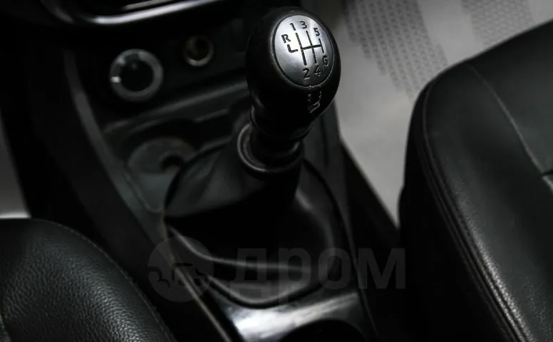 Renault Duster, 1 поколение