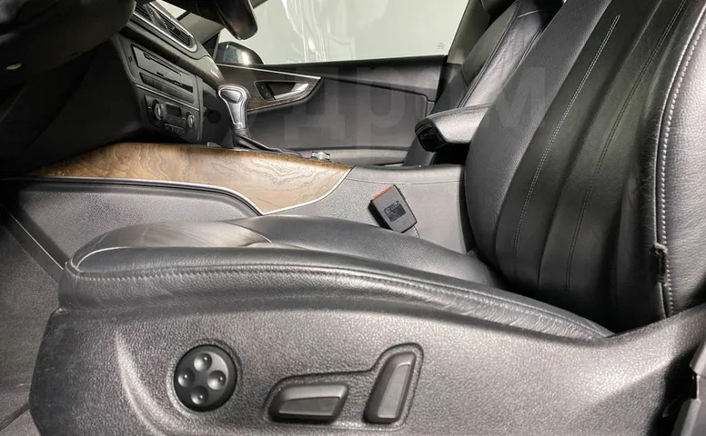 Audi A7, 1 поколение