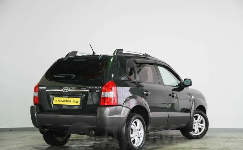 Hyundai Tucson, 1 поколение