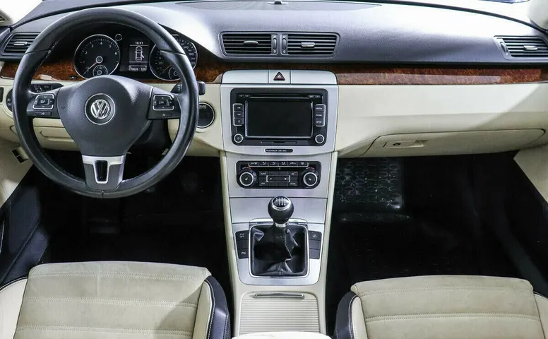 Volkswagen Passat CC I