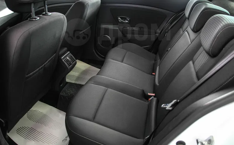 Renault Fluence, 1 поколение