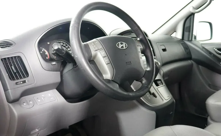 Hyundai Grand Starex I