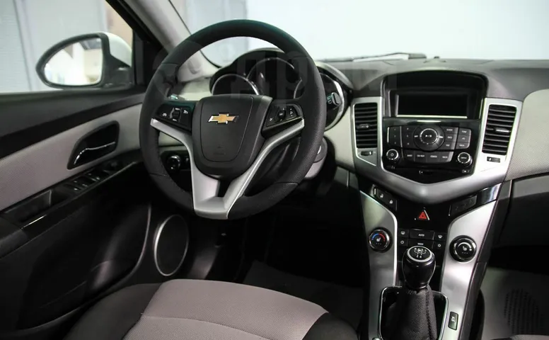 Chevrolet Cruze, 1 поколение