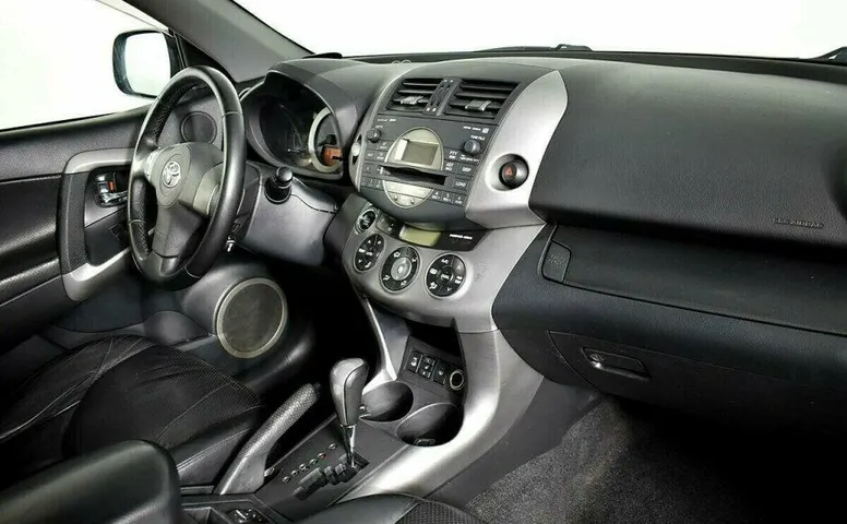 Toyota RAV4 2.4 Автомат