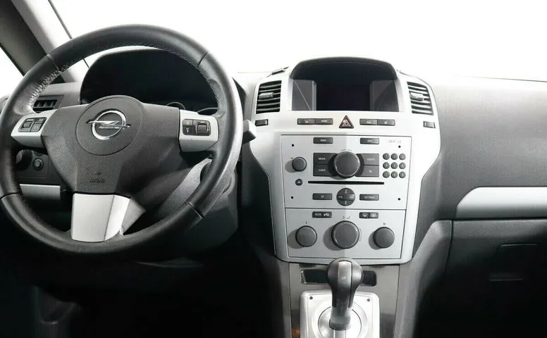 Opel Zafira B Рестайлинг