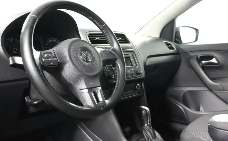 Volkswagen Polo V