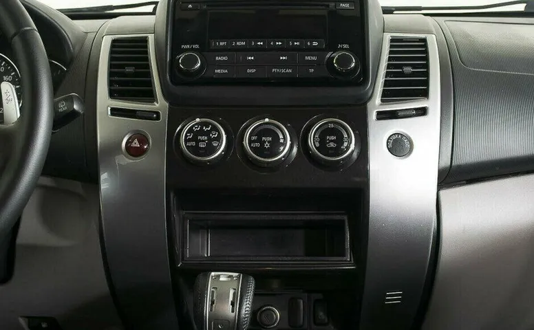 Mitsubishi Pajero Sport 2.5 Автомат