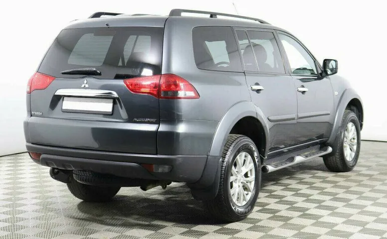 Mitsubishi Pajero Sport 2.5 Автомат