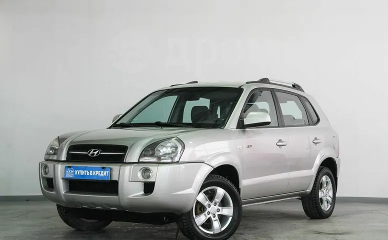 Hyundai Tucson, 1 поколение