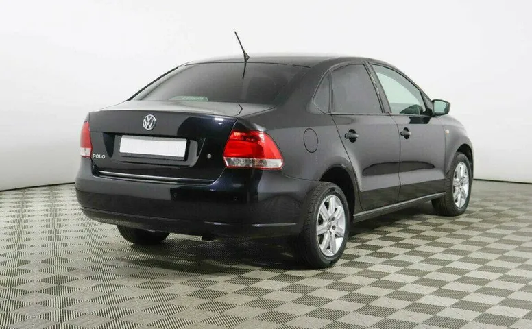 Volkswagen Polo 1.6 Автомат