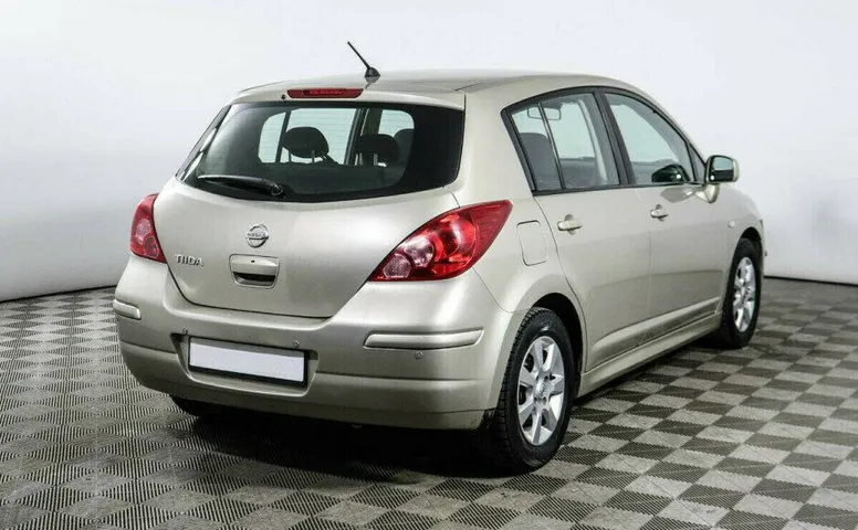Nissan Tiida 1.6 Автомат