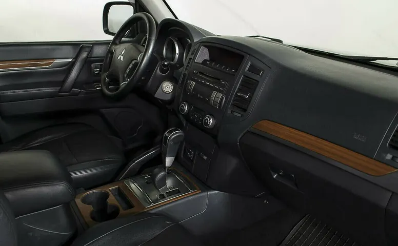 Mitsubishi Pajero IV