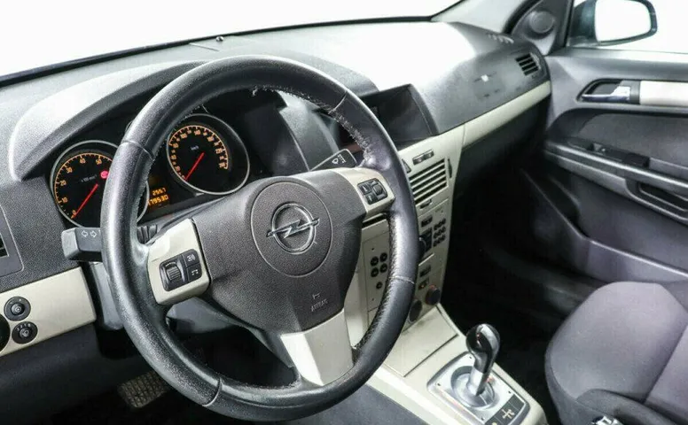 Opel Astra 1.6 Робот