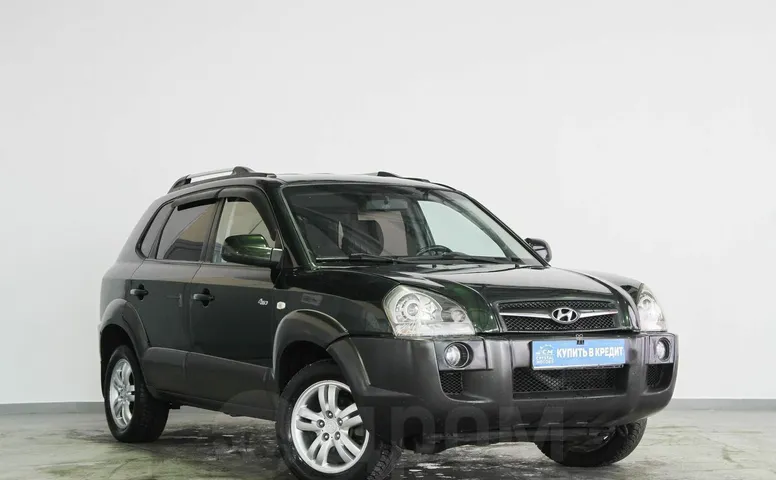 Hyundai Tucson, 1 поколение