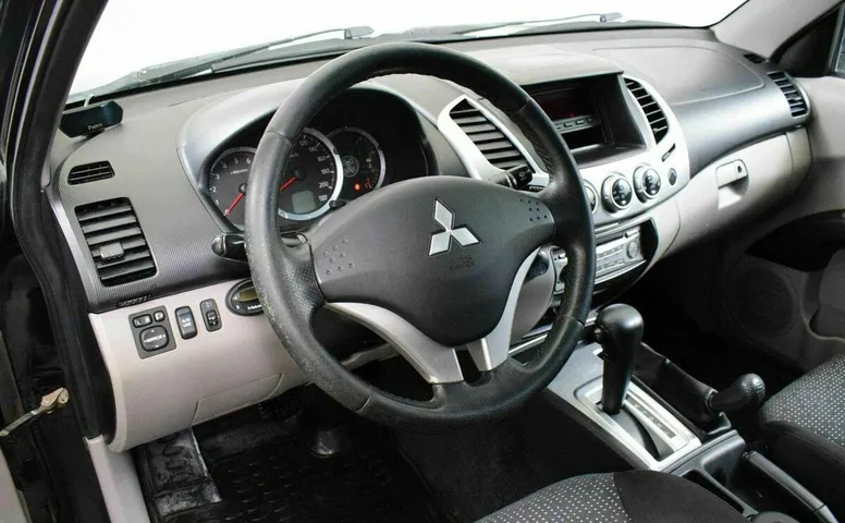 Mitsubishi l200 iv