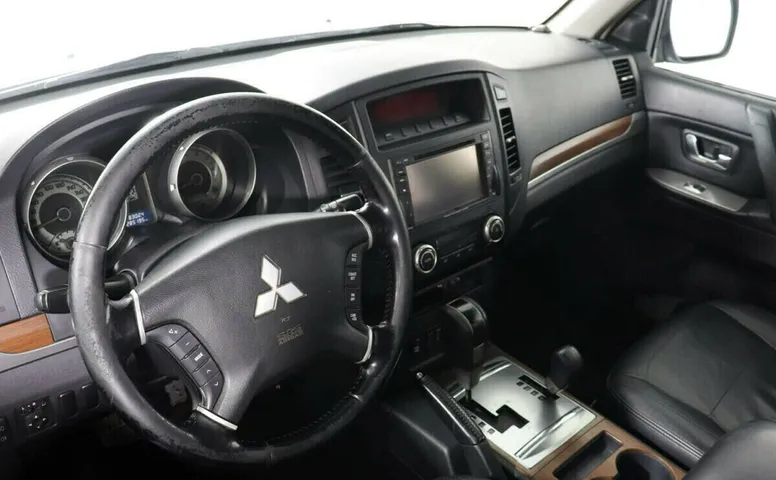 Mitsubishi Pajero IV